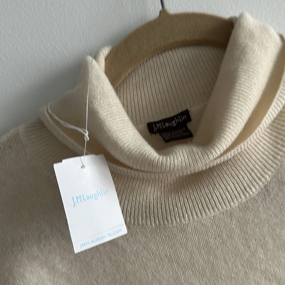 New J.McLaughlin cashmere turtleneck poncho . Cream color with lurex . One size - Picture 2 of 8